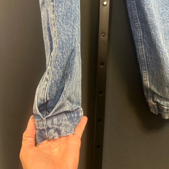 028 - NWOT- Abercrombie & Fitch Ultra High-Rise 80’s Mom Jeans Size 27 - Picture 3 of 8